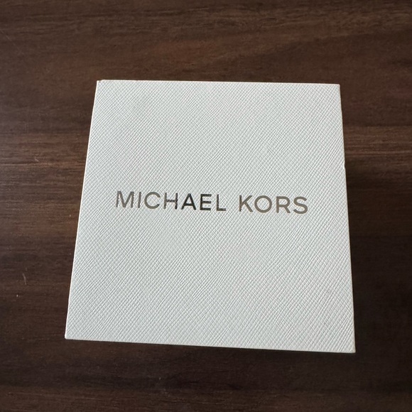 Michael Kors Gold Women's Watch - Picture 2 of 6